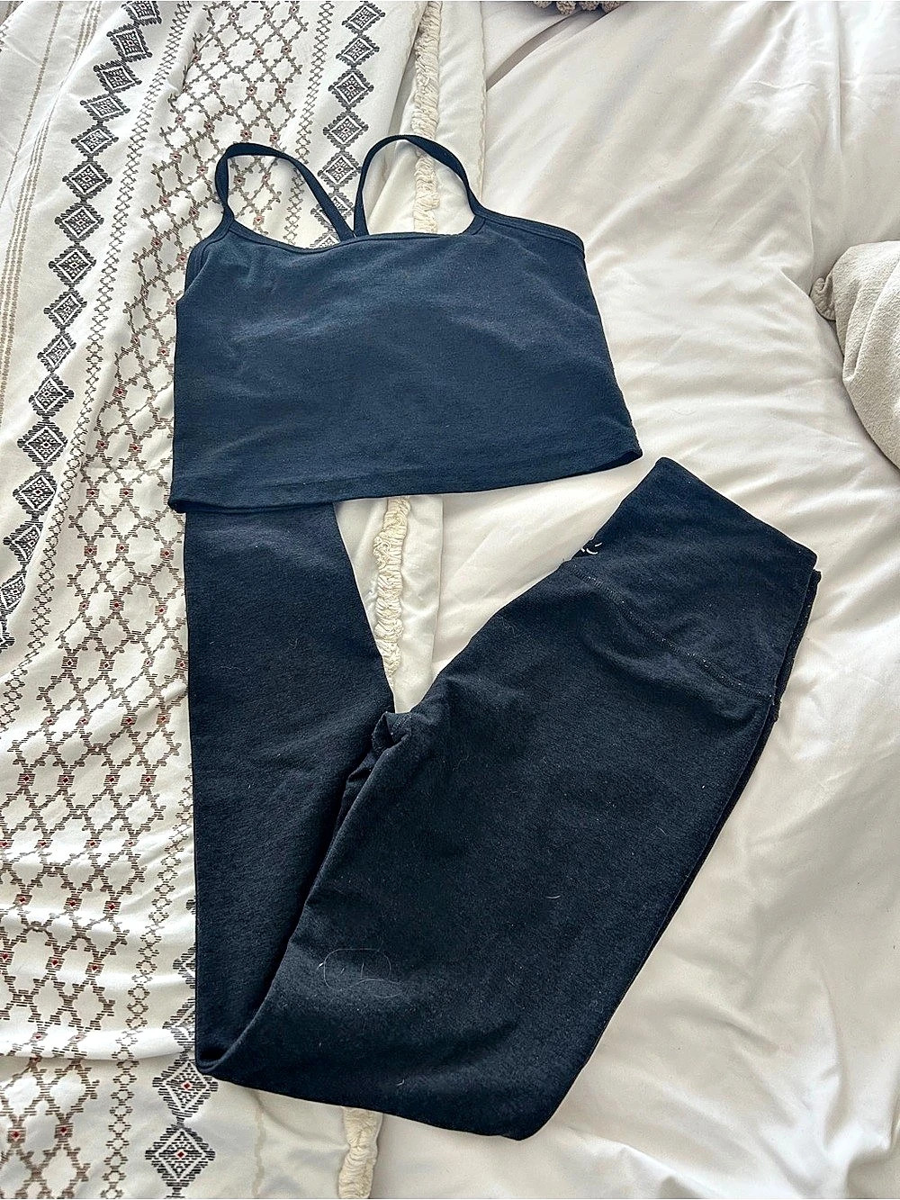 Beyond Yoga Matching Set Top & Leggings Black Medium